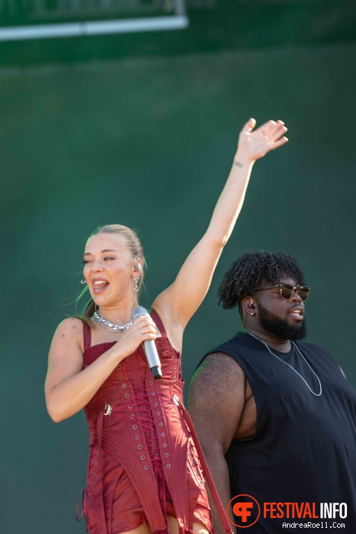 Becky Hill op Sziget 2024 - Zondag foto