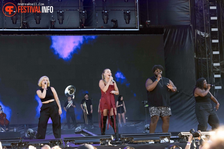 Becky Hill op Sziget 2024 - Zondag foto