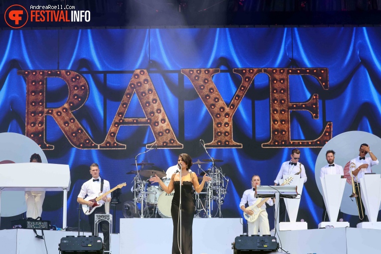 Raye op Sziget 2024 - Maandag foto