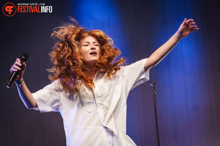 Froukje op Lowlands 2024 - Vrijdag foto