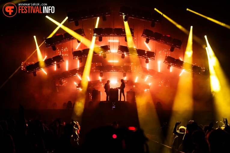 Justice (F) op Lowlands 2024 - Vrijdag foto