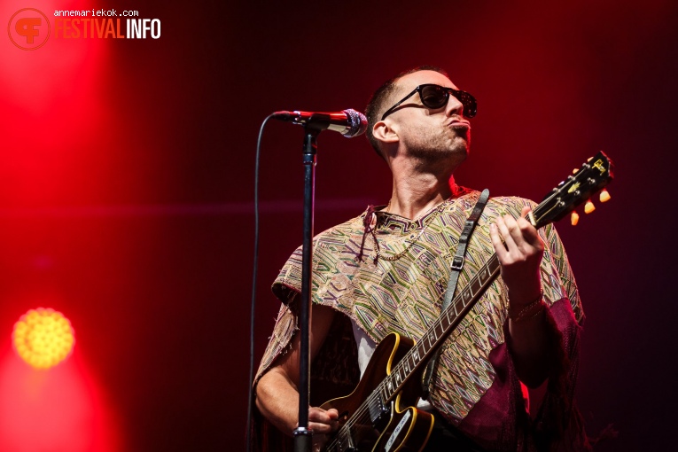 Miles Kane op Lowlands 2024 - Vrijdag foto