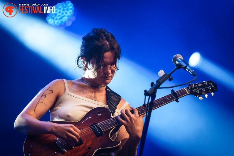 Big Thief op Lowlands 2024 - Vrijdag foto