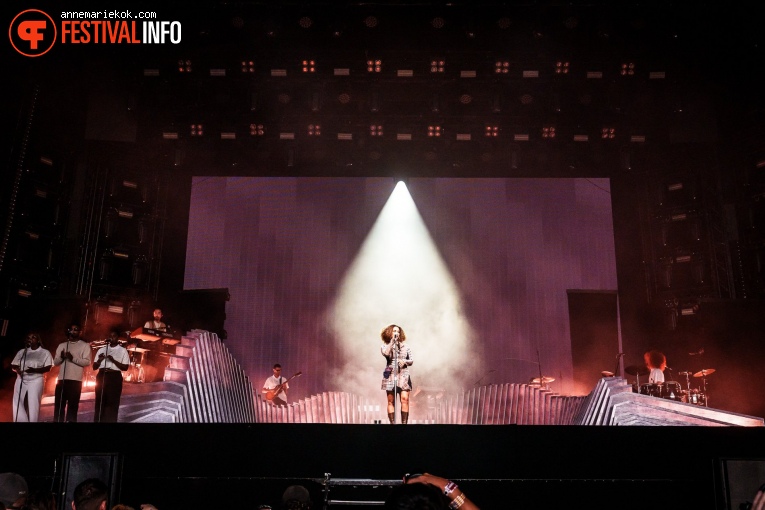Jorja Smith op Lowlands 2024 - Zaterdag foto