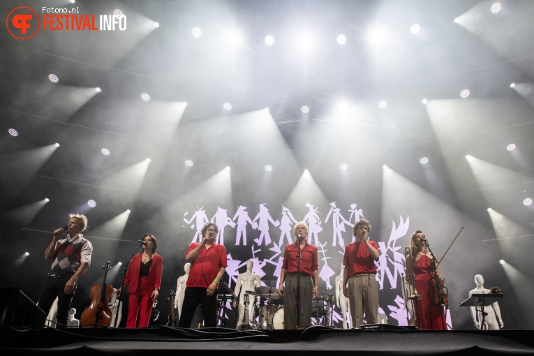 Spinvis op Lowlands 2024 - Zaterdag foto