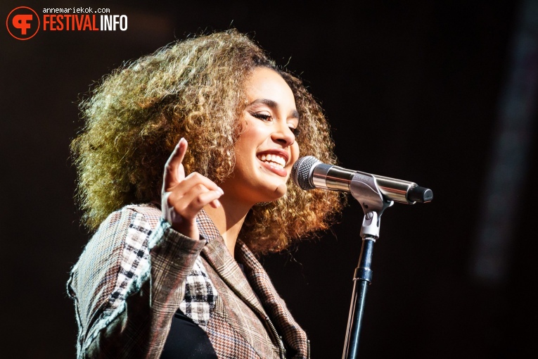 Jorja Smith op Lowlands 2024 - Zaterdag foto