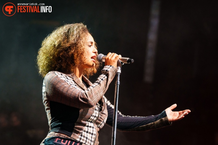 Jorja Smith op Lowlands 2024 - Zaterdag foto