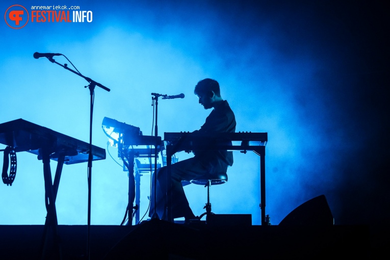 James Blake op Lowlands 2024 - Zaterdag foto