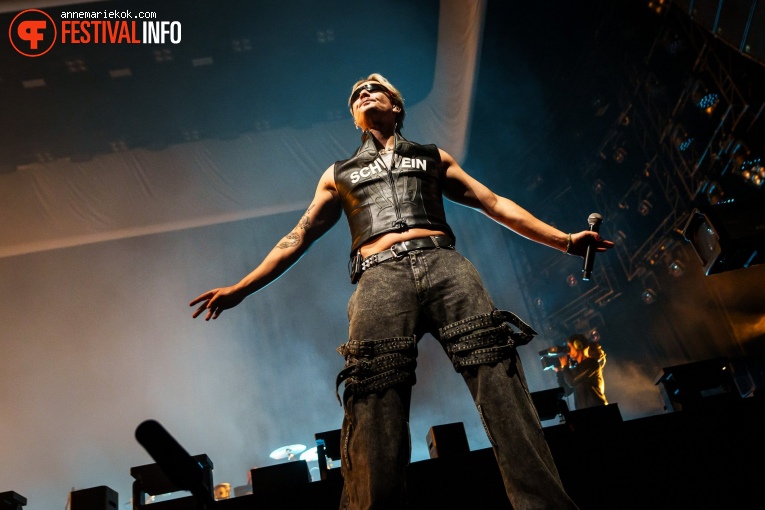 Goldband op Lowlands 2024 - Zondag foto