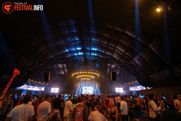 J Hus op Lowlands 2024 - Zondag foto