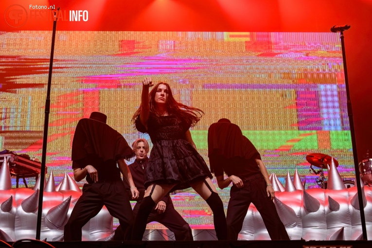 Confidence Man op Lowlands 2024 - Zondag foto