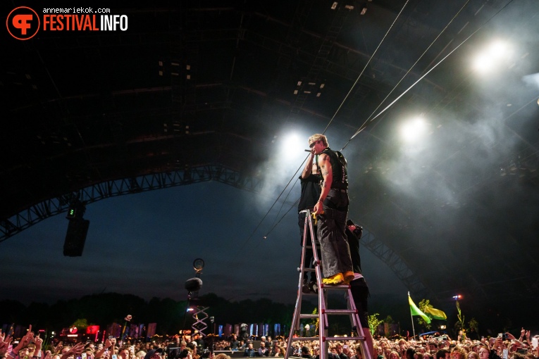 Goldband op Lowlands 2024 - Zondag foto