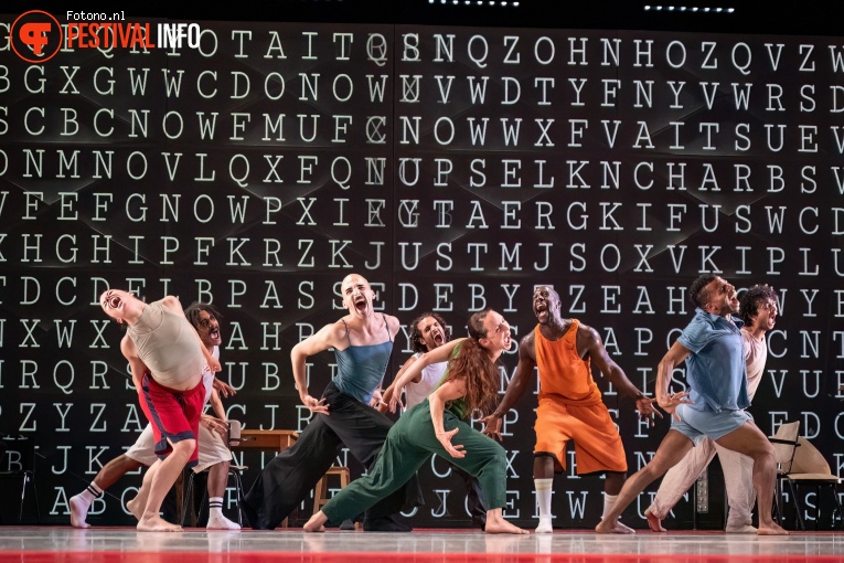 Conny Janssen Danst op Lowlands 2024 - Zondag foto