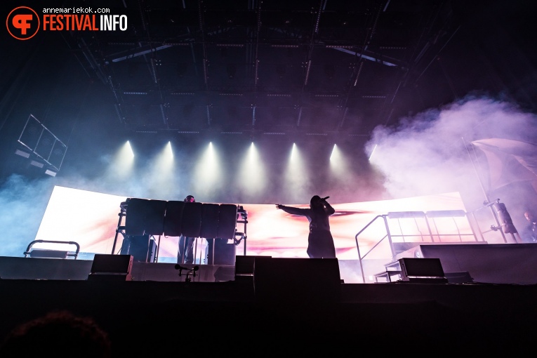 Brutalismus 3000 op Lowlands 2024 - Zondag foto