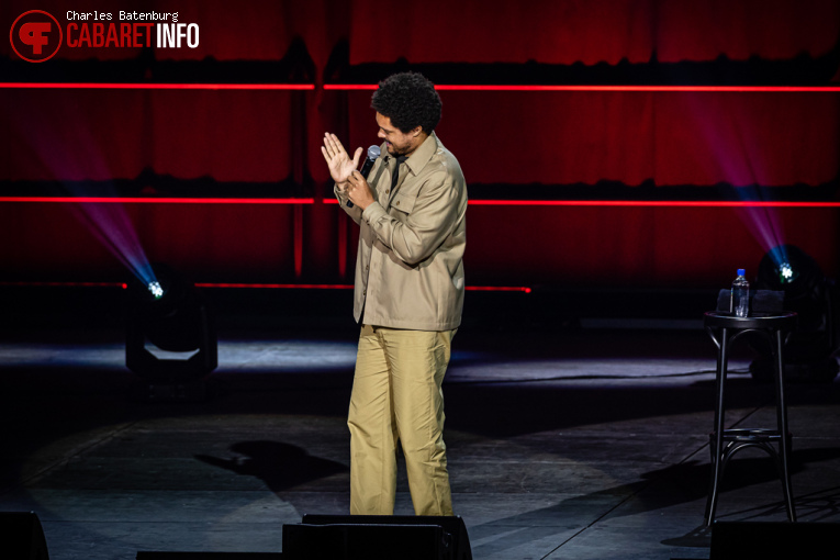 Trevor Noah op Trevor Noah - 09/09 - Ahoy (RTM Stage) foto