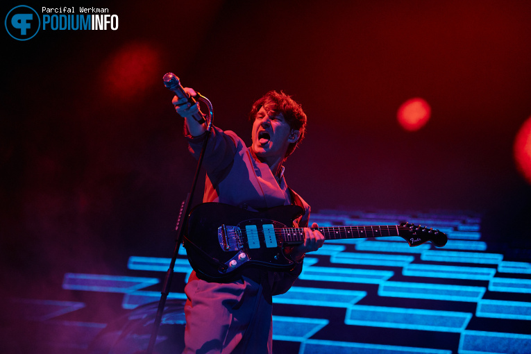 Foto Glass Animals in AFAS Live op 26 October 2024 op Podiuminfo. Foto 8 van 12.