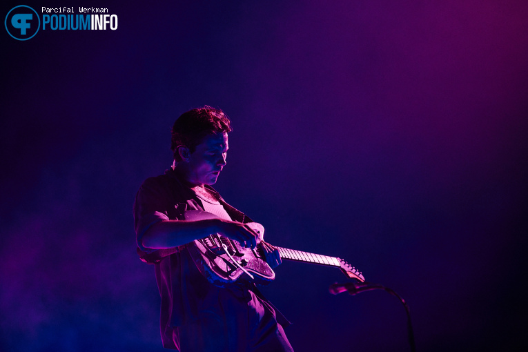 Foto Glass Animals in AFAS Live op 26 October 2024 op Podiuminfo. Foto 11 van 12.