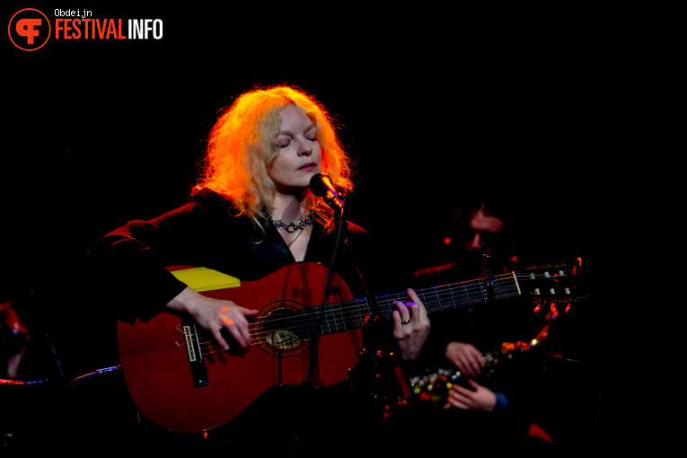 Jessica Pratt op TakeRoot Festival 2024 foto
