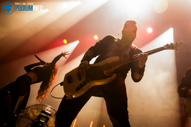 Butcher Babies op Cradle Of Filth - 08/12 - 013 foto