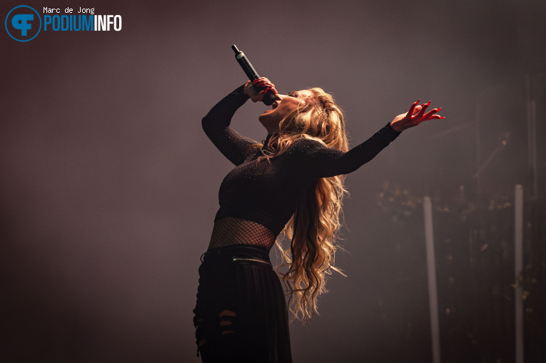 Butcher Babies op Cradle Of Filth - 08/12 - 013 foto