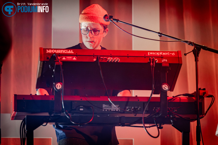 Meau op MEAU - 08/12 - Effenaar foto