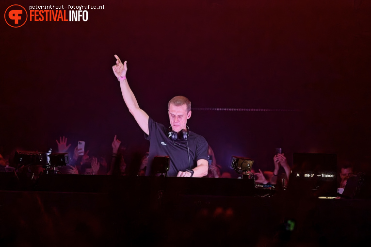 Armin van Buuren op A State of Trance 2025 foto
