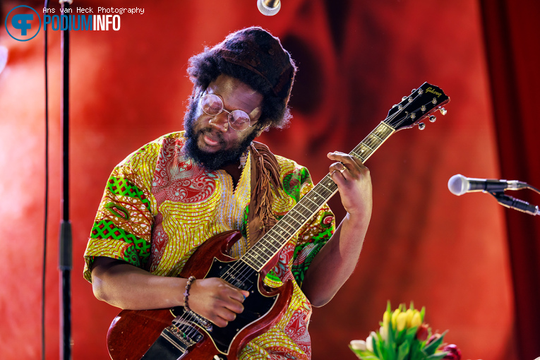 Michael Kiwanuka op Michael Kiwanuka - 26/02 - AFAS Live foto