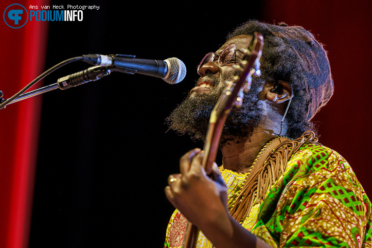 Michael Kiwanuka op Michael Kiwanuka - 26/02 - AFAS Live foto
