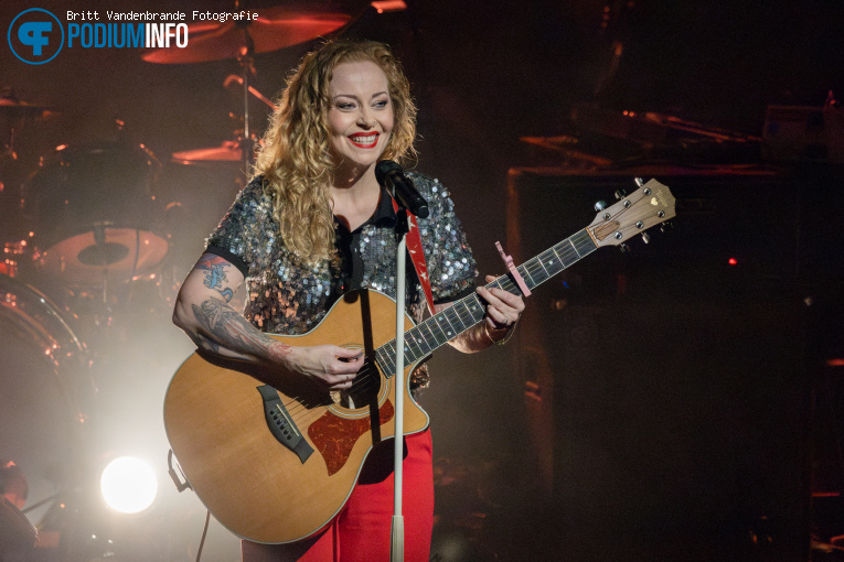 Anneke van Giersbergen op Anneke van Giersbergen - 16/03 - Mezz foto