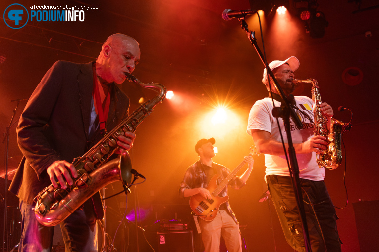 Amsterdam Faya Allstars op Maroon Town - 20/03 - Vorstin foto