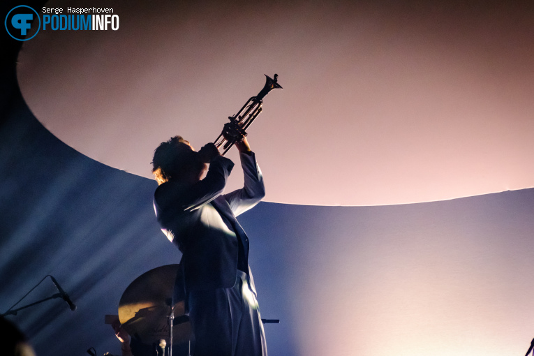 Warhaus op Warhaus - 18/03 - Koninklijk Theater Carré foto