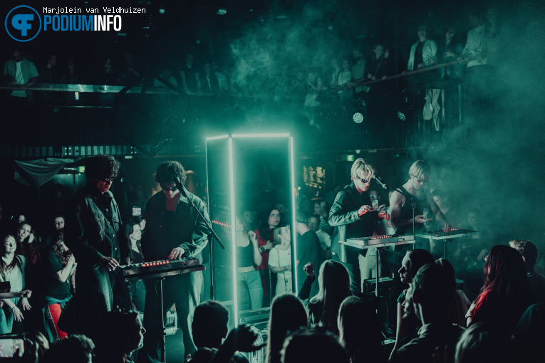 Ofenbach op Ofenbach (live) - 01/04 - Tolhuistuin foto