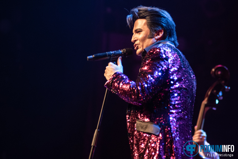 Dwight Icenhower op The Elvis Concert - 09/04 - 013 foto
