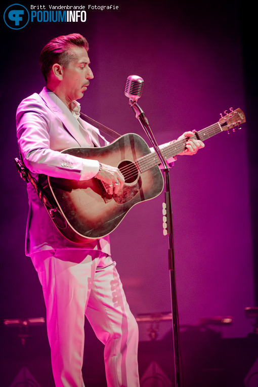 Danny Vera op Danny Vera - DNA Theatertour - 12/04 - Koninklijk Theater Carré foto