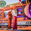 Foto Suzan & Freek te 538 Koningsdag 2025
