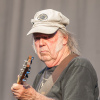 Foto Neil Young op Neil Young - 01/07 - Stadspark Groningen