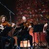 Foto Roos Rebergen & SunSunSun Orchestra op Down the Rabbit Hole 2025 - Zaterdag