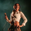 Foto Miss Kaninna op Kneecap - 12/11 - AFAS Live