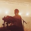 Foto Oliver Symons op dEUS - Worst Case Versus In A Bar - 02/04 - Paradiso