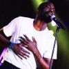 Foto Joshua Idehen te Bevrijdingsfestival Overijssel 2026