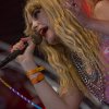Foto The Asteroids Galaxy Tour op Roskilde 2010