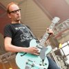 Foto Bettie Serveert te Into The Great Wide Open 2011