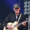 Foto Jan Akkerman te Retropop 2013