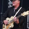 Foto Jan Akkerman te Retropop 2013