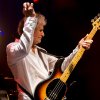 Foto John Illsley & Band te John Illsley of Dire Straits - 10/03 - Boerderij