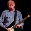 Foto John Illsley & Band te John Illsley of Dire Straits - 10/03 - Boerderij