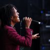 Foto Jeangu Macrooy te Bevrijdingsfestival Overijssel 2019