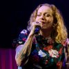 Foto Anneke van Giersbergen te Anneke van Giersbergen - 11/11 - Podium Victorie