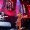 Foto Bebel Gilberto op Bebel Gilberto - 13/03 - Paradiso