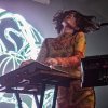 Foto Kelly Lee Owens te Lowlands 2022 - zondag
